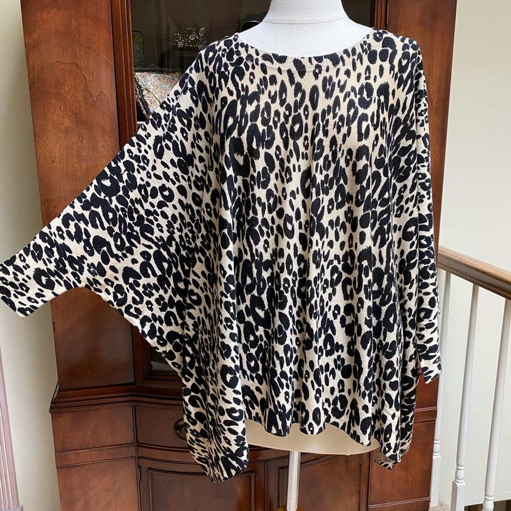 H&M Oversized light weight sweater, Paris